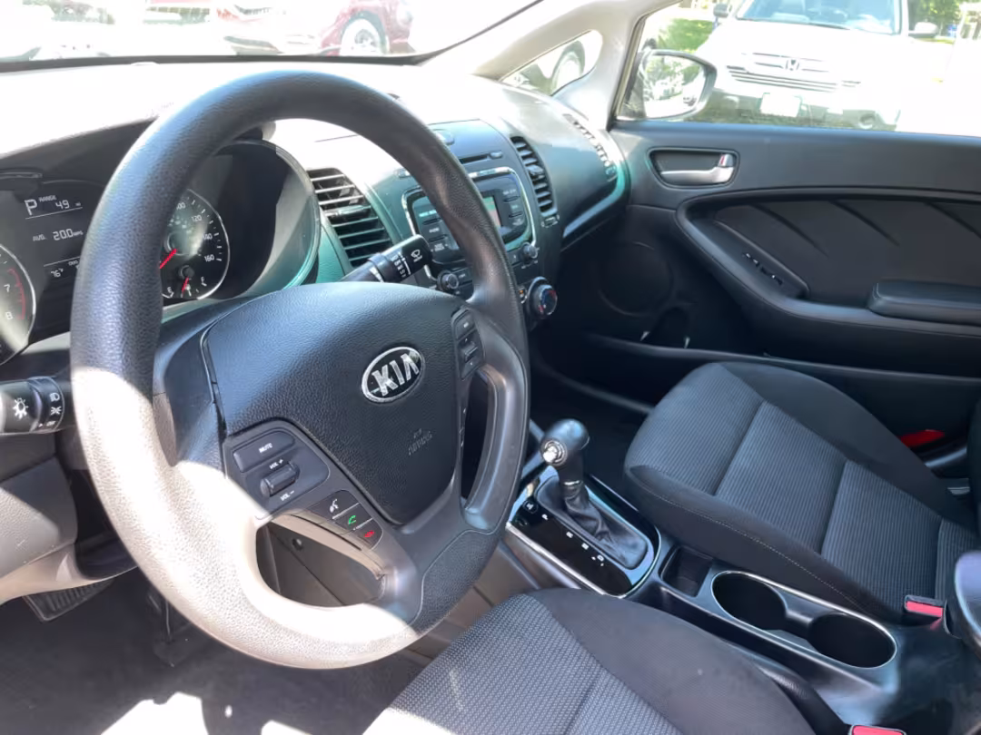 2017 Kia Forte - 3KPFK4A75HE088957 - Image #19