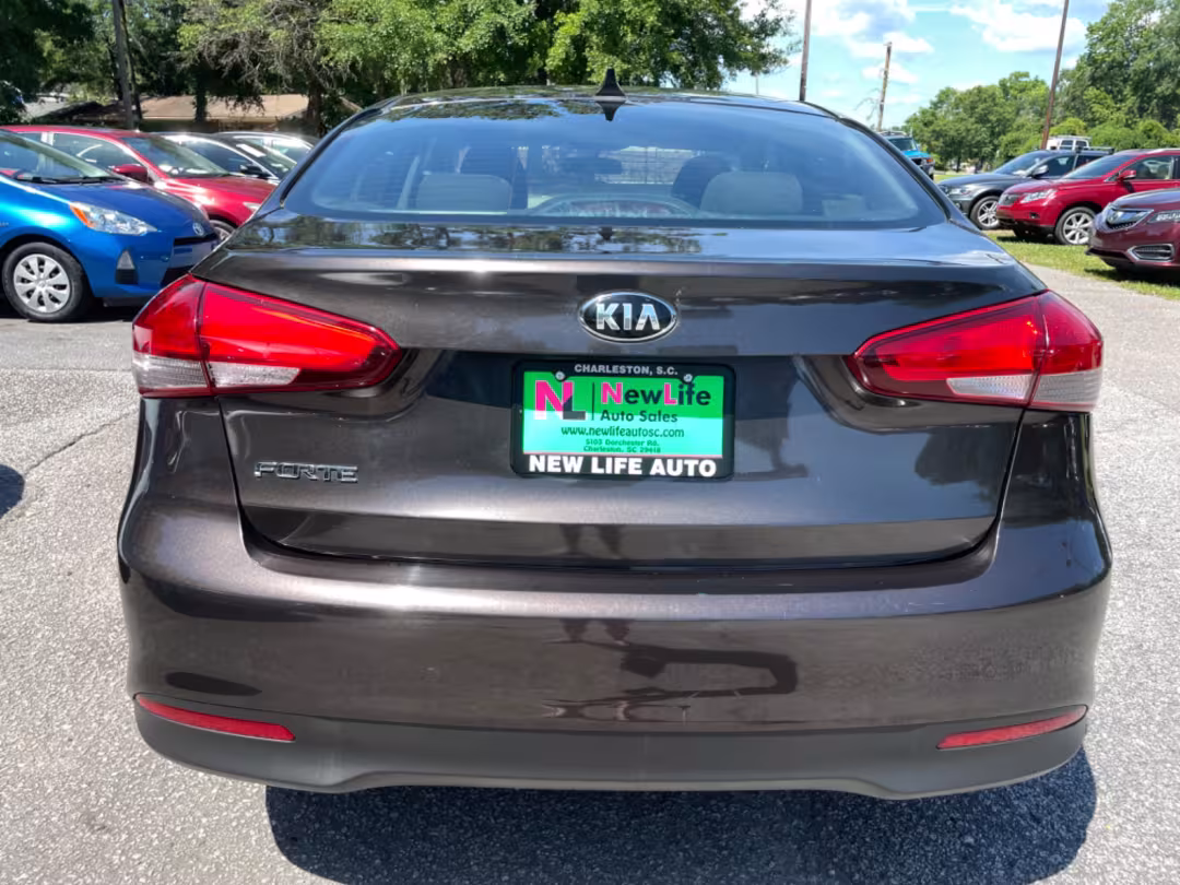 2017 Kia Forte - 3KPFK4A75HE088957 - Image #5