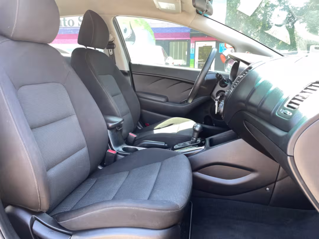 2017 Kia Forte - 3KPFK4A75HE088957 - Image #9