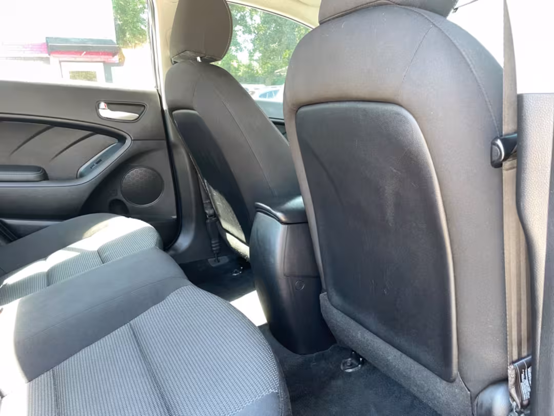 2017 Kia Forte - 3KPFK4A75HE088957 - Image #11