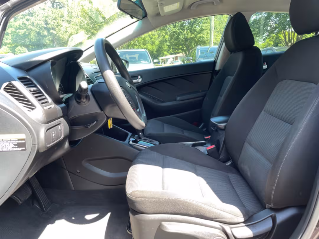 2017 Kia Forte - 3KPFK4A75HE088957 - Image #20